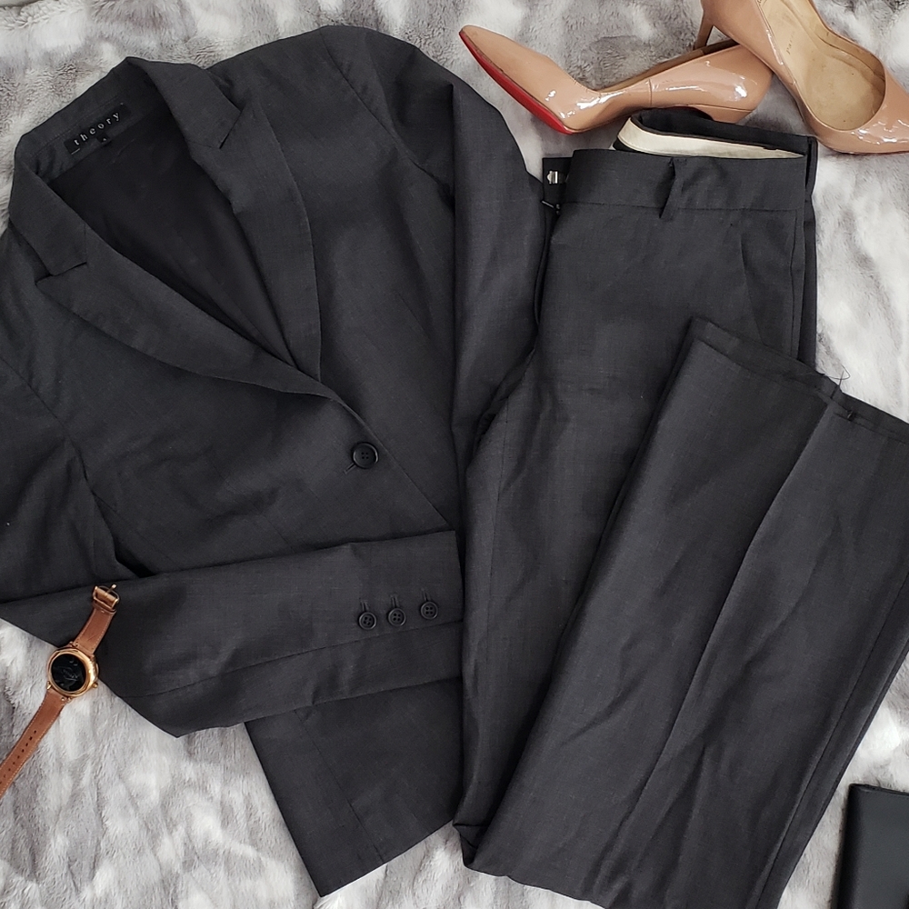💙 Theory Pant suit